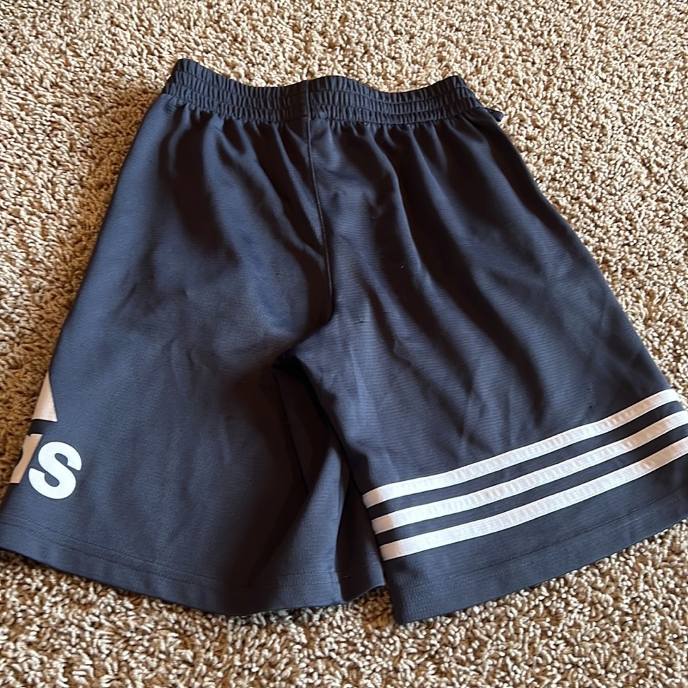 Adidas grey boys shorts. Small. - Picture 2 of 4